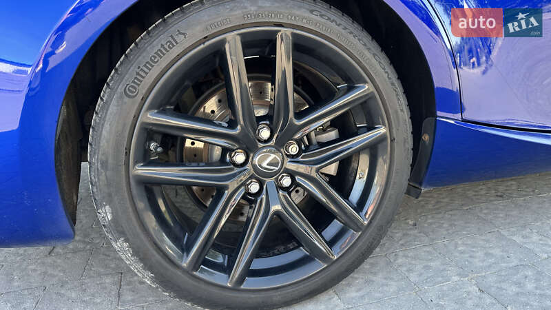 Седан Lexus IS 2016 в Ивано-Франковске