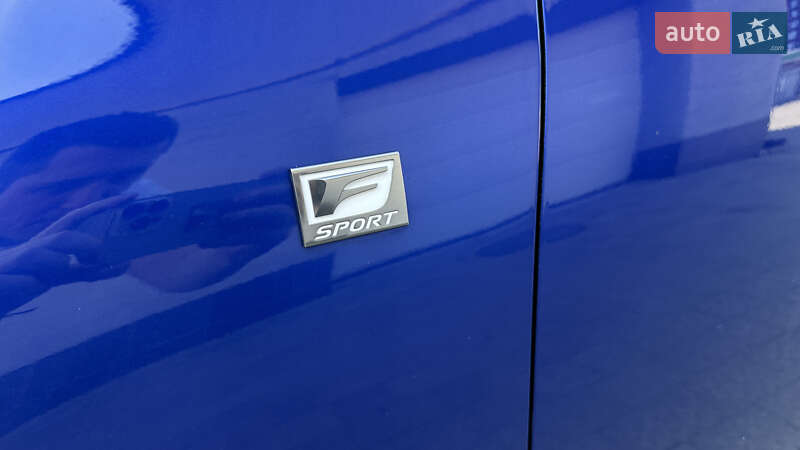Седан Lexus IS 2016 в Ивано-Франковске