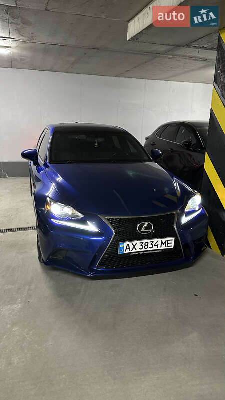 Седан Lexus IS 2016 в Ивано-Франковске
