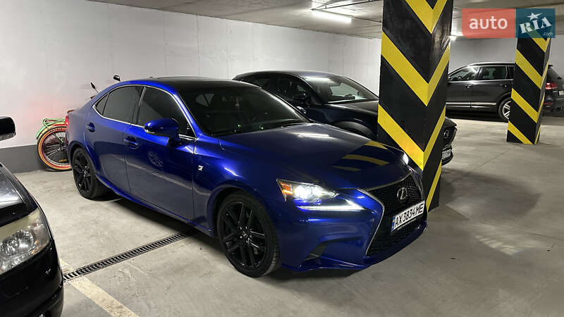 Седан Lexus IS 2016 в Ивано-Франковске