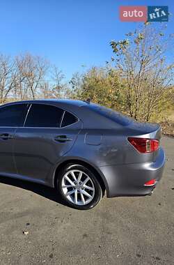 Седан Lexus IS 2012 в 