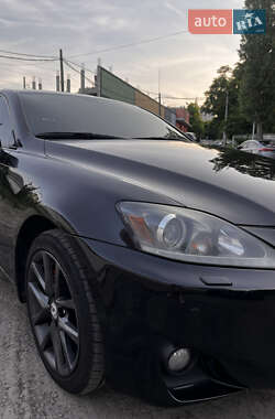 Седан Lexus IS 2011 в 