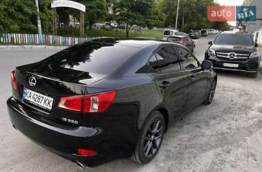 Седан Lexus IS 2011 в 