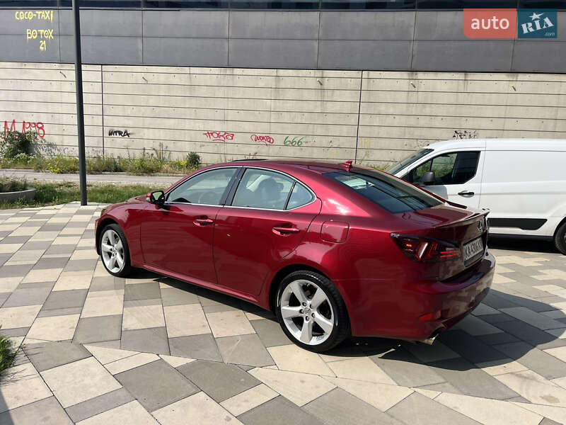 Седан Lexus IS 2012 в Киеве