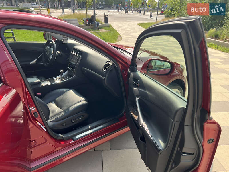 Седан Lexus IS 2012 в Киеве