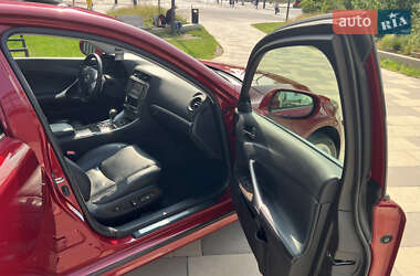 Седан Lexus IS 2012 в 