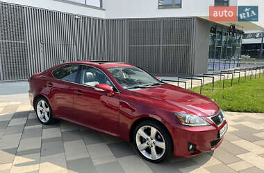 Седан Lexus IS 2012 в 