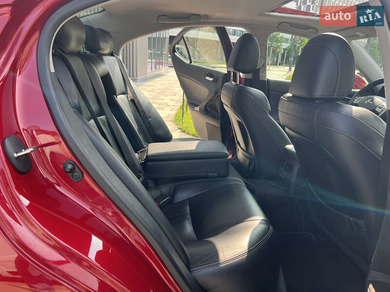 Седан Lexus IS 2012 в Киеве