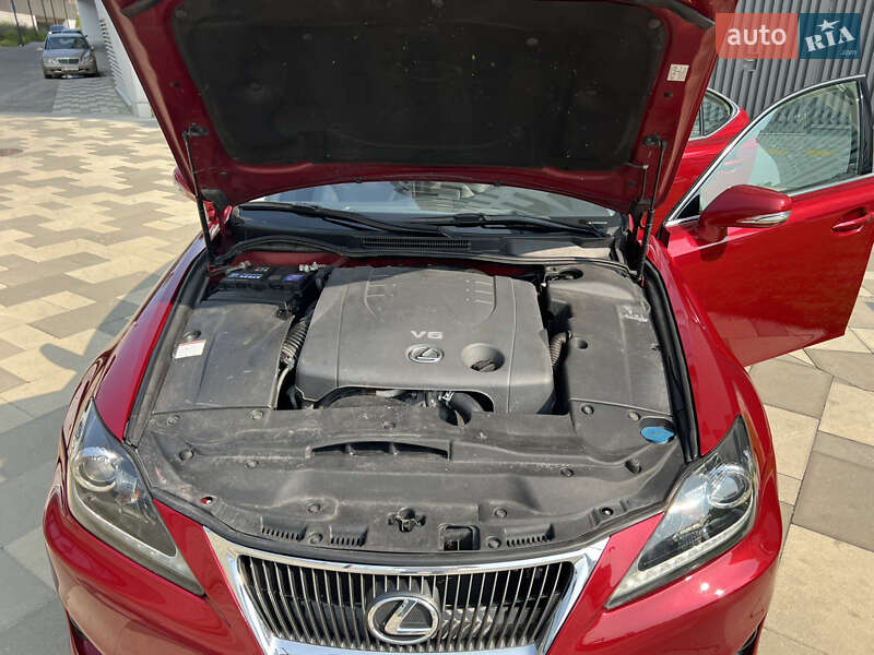 Седан Lexus IS 2012 в Киеве