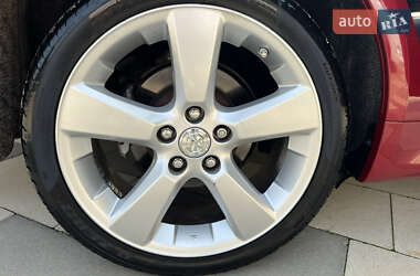 Седан Lexus IS 2012 в 
