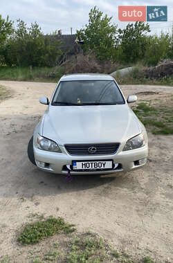Седан Lexus IS 1999 в 
