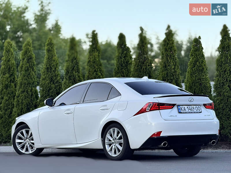 Lexus IS 2013