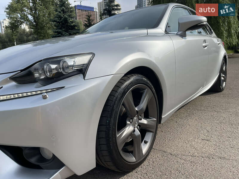 Седан Lexus IS 2014 в Киеве