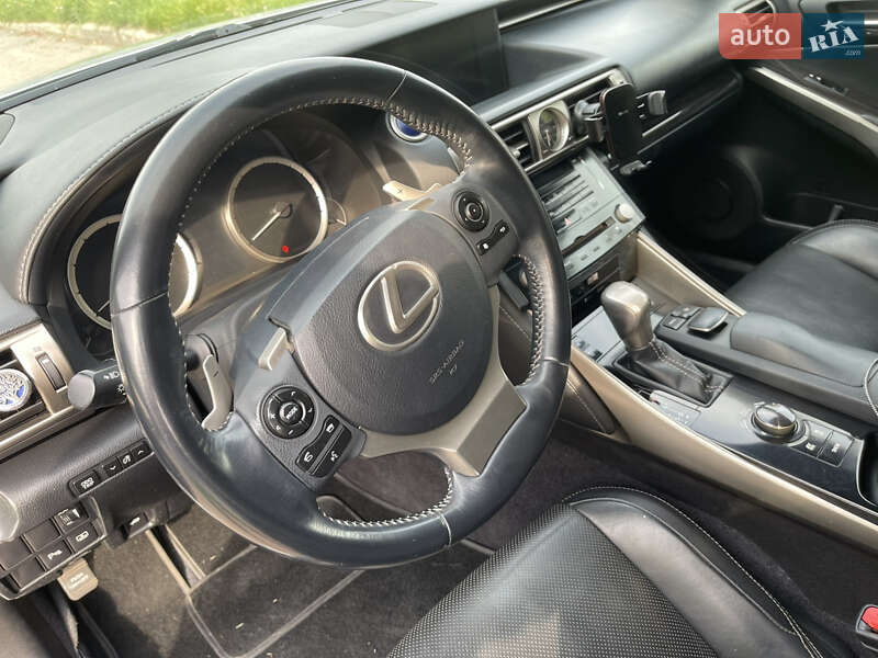 Седан Lexus IS 2014 в Киеве