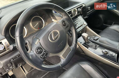 Седан Lexus IS 2014 в 