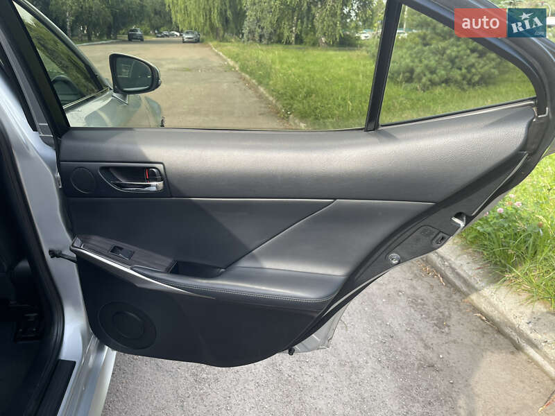 Седан Lexus IS 2014 в Киеве