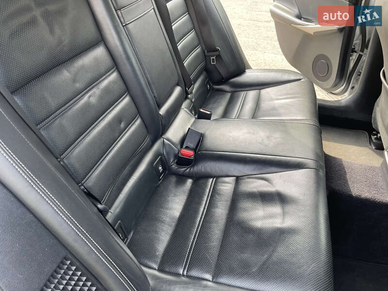 Седан Lexus IS 2014 в Киеве