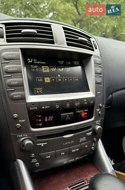 Седан Lexus IS 2006 в 