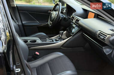Седан Lexus IS 2014 в 