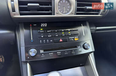 Седан Lexus IS 2014 в 