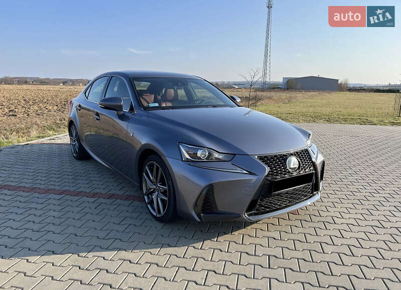Lexus IS 2017