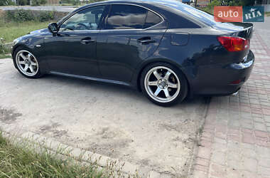 Седан Lexus IS 2005 в Татарбунарах