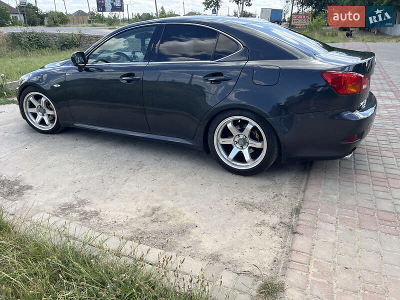 Lexus IS 2005
