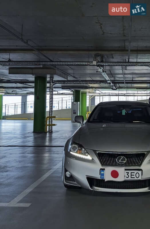 Lexus IS 2011
