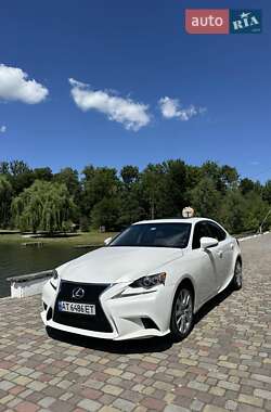 Седан Lexus IS 2015 в Ивано-Франковске