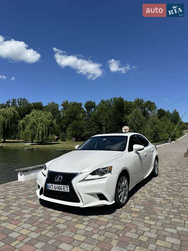 Lexus IS 2015