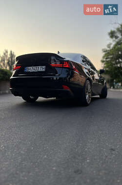Седан Lexus IS 2013 в 