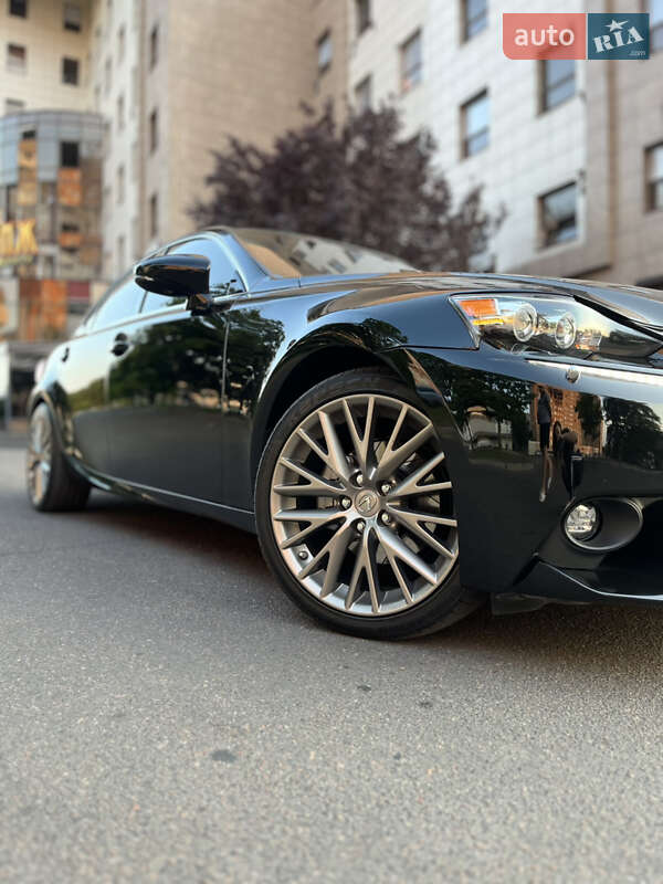 Седан Lexus IS 2013 в Одессе