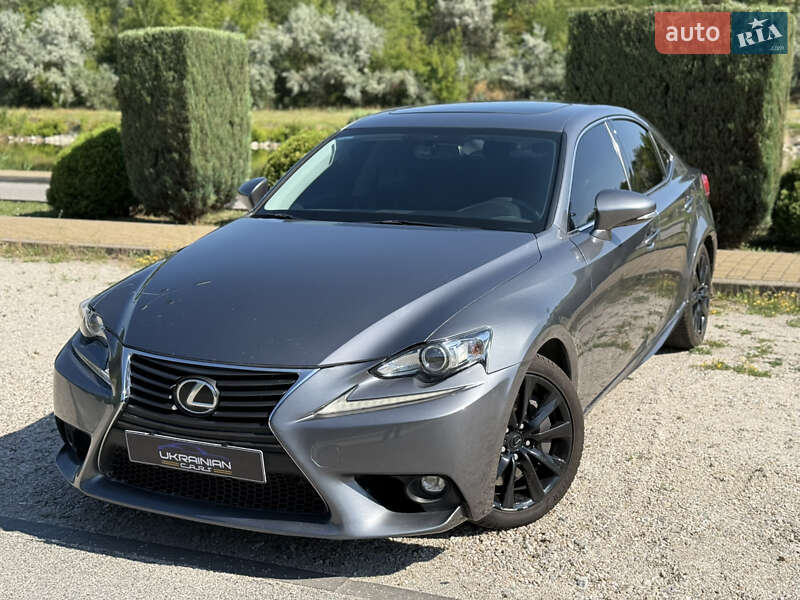 Седан Lexus IS 2016 в Дніпрі