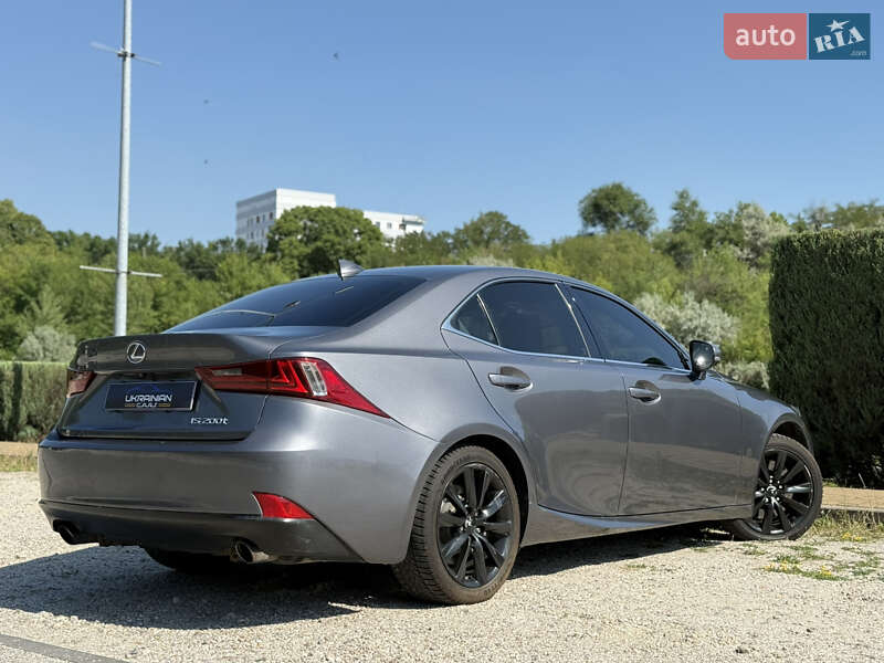 Седан Lexus IS 2016 в Дніпрі