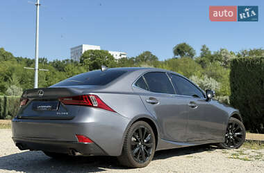 Седан Lexus IS 2016 в 