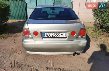 Седан Lexus IS 1999 в 