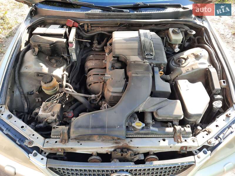 Седан Lexus IS 1999 в Краснограде