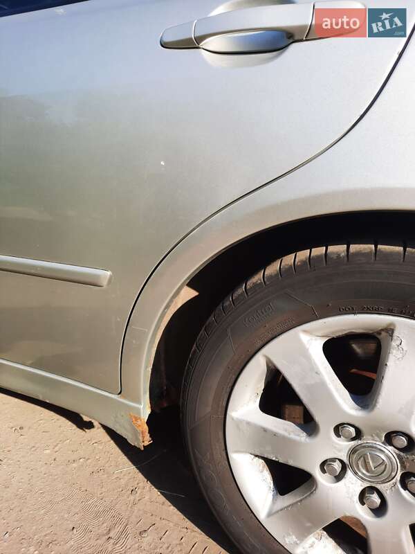 Седан Lexus IS 1999 в Краснограде