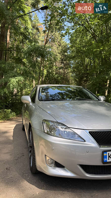 Седан Lexus IS 2007 в Киеве