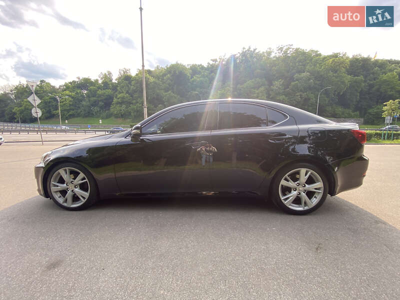 Седан Lexus IS 2008 в Киеве