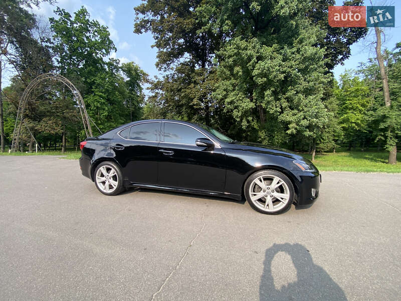 Седан Lexus IS 2008 в Киеве
