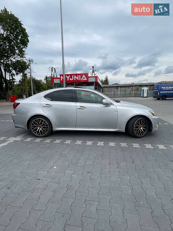 Седан Lexus IS 2006 в Кременце