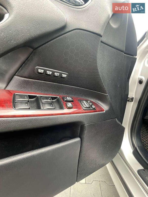 Седан Lexus IS 2006 в Кременце