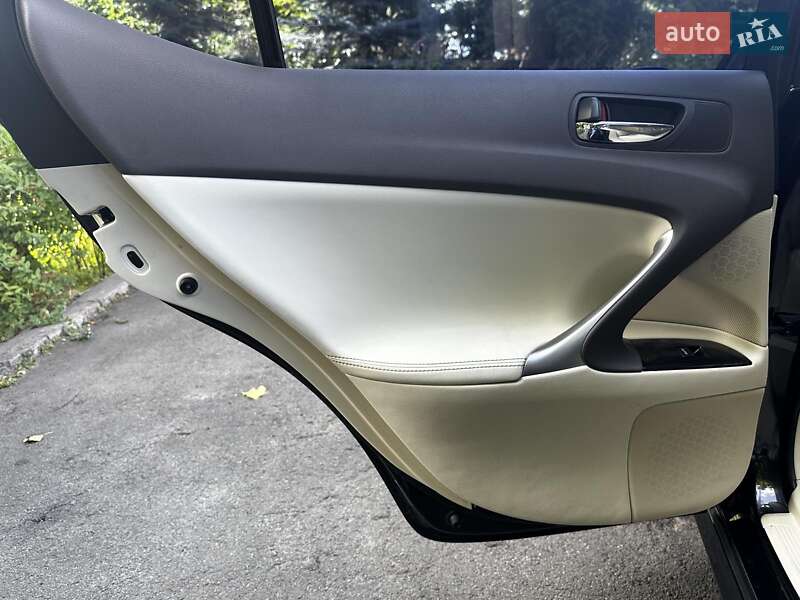 Седан Lexus IS 2011 в Киеве