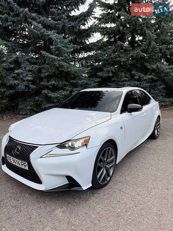Седан Lexus IS 2017 в Чернигове