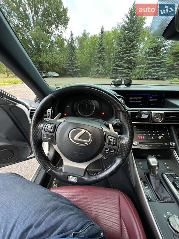 Седан Lexus IS 2017 в Чернигове
