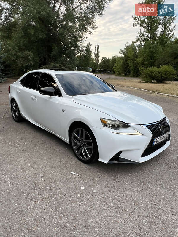 Седан Lexus IS 2017 в Чернигове