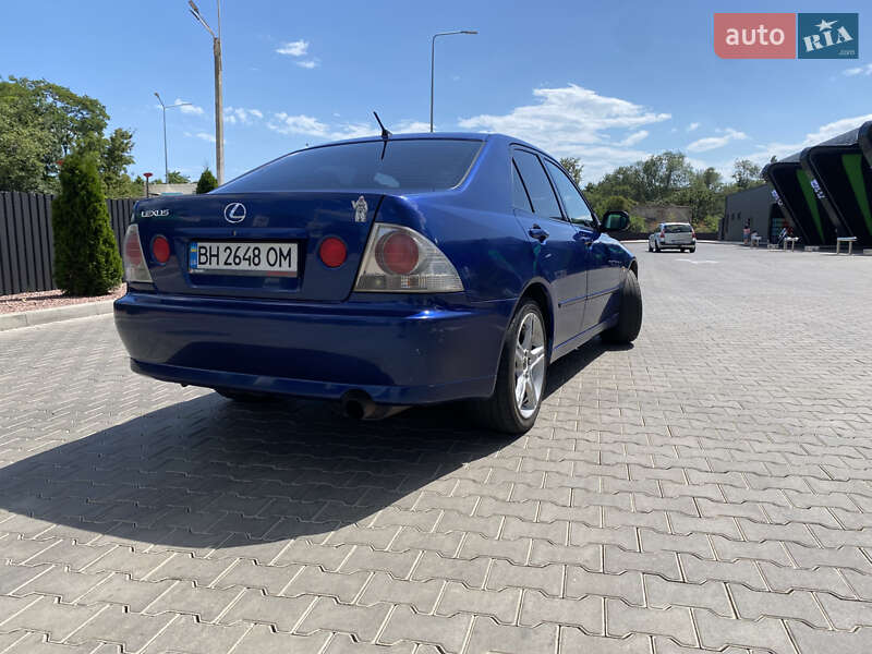 Седан Lexus IS 1999 в Одесі