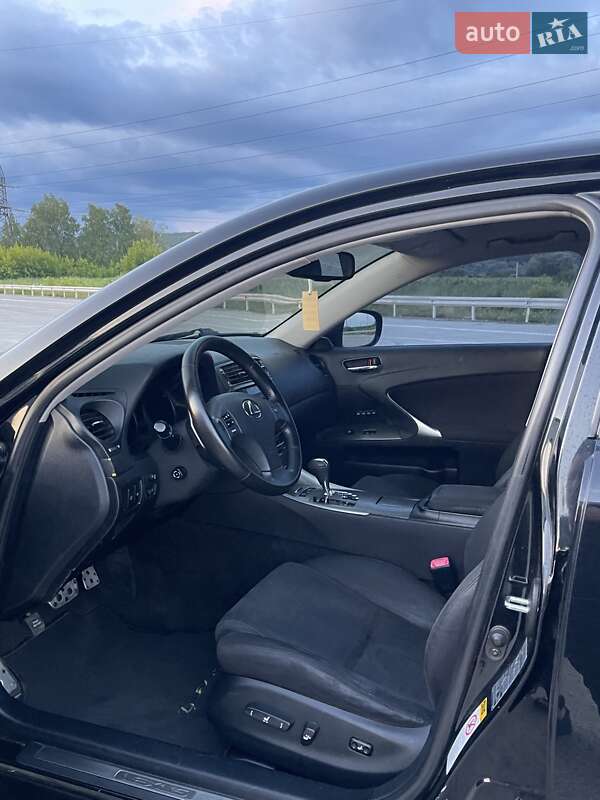 Седан Lexus IS 2006 в Ивано-Франковске
