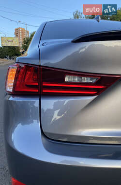 Седан Lexus IS 2013 в 